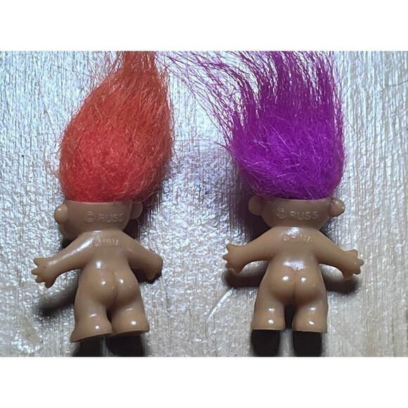 2 Vintage Russ 1" Miniature TROLLS. Orange & Purple Hair. Small Mini - Picture 2 of 5